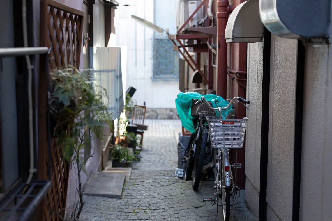 住宅に困窮する若年層やシニアが世界各地で問題