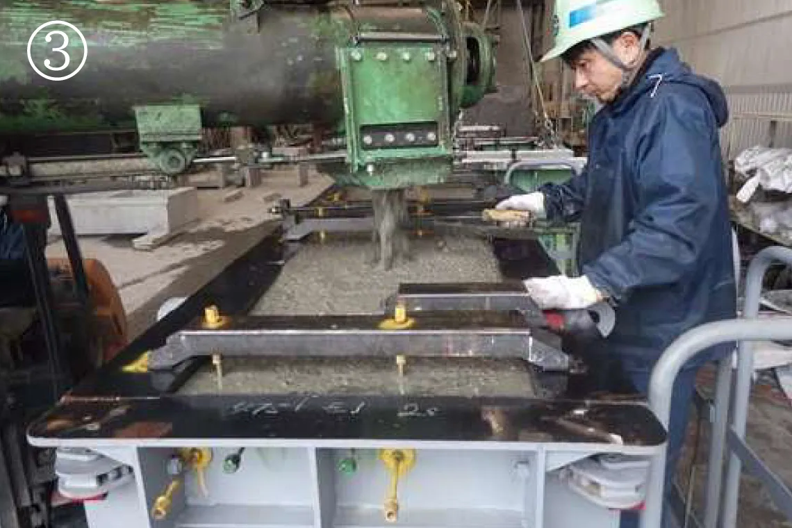 3.鋼製基礎型枠の組み上げ後、生コンクリート打設